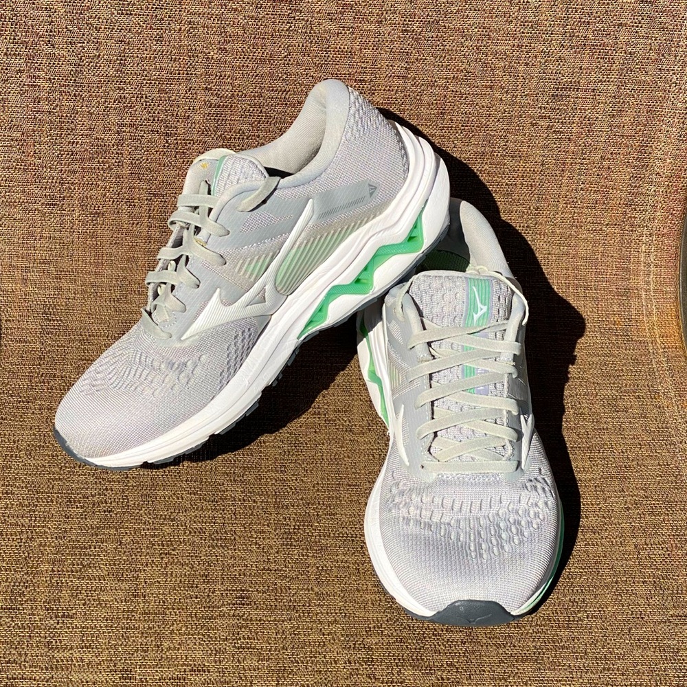 WOMEN’S WAVE INSPIRE 17 RUNNING SHOE